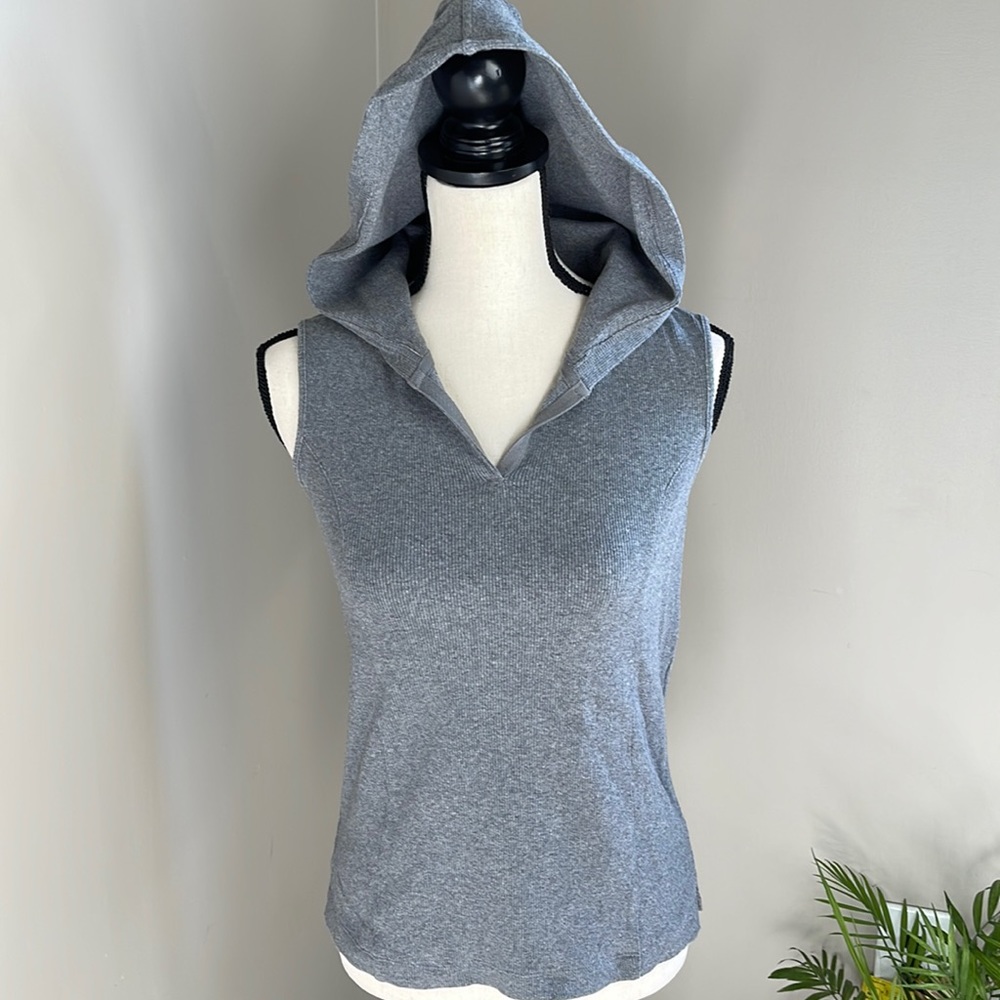 SB Active Athletic Wear Sleeveless Hoodie Size M